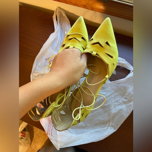 Asos Bright Yellow Cutout Low Heels with Tie Straps US6 - Picture 9 of 9